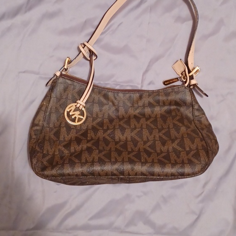 Michael Korea purse